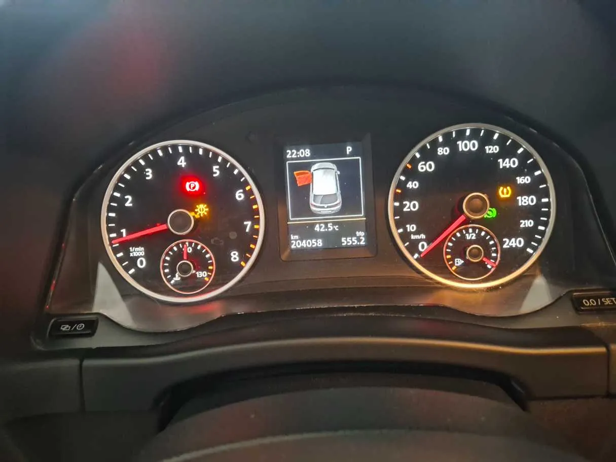 Car image 18
