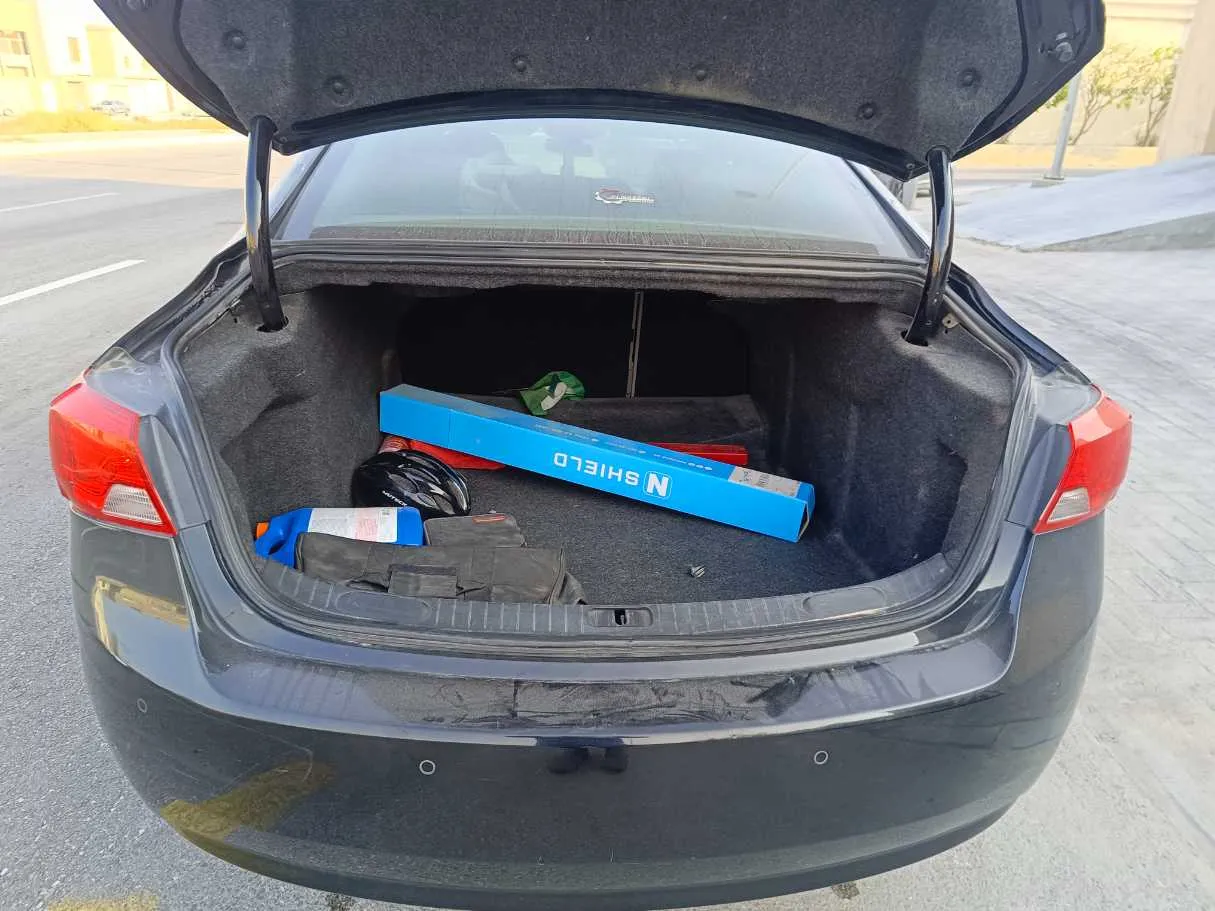 Car image 28