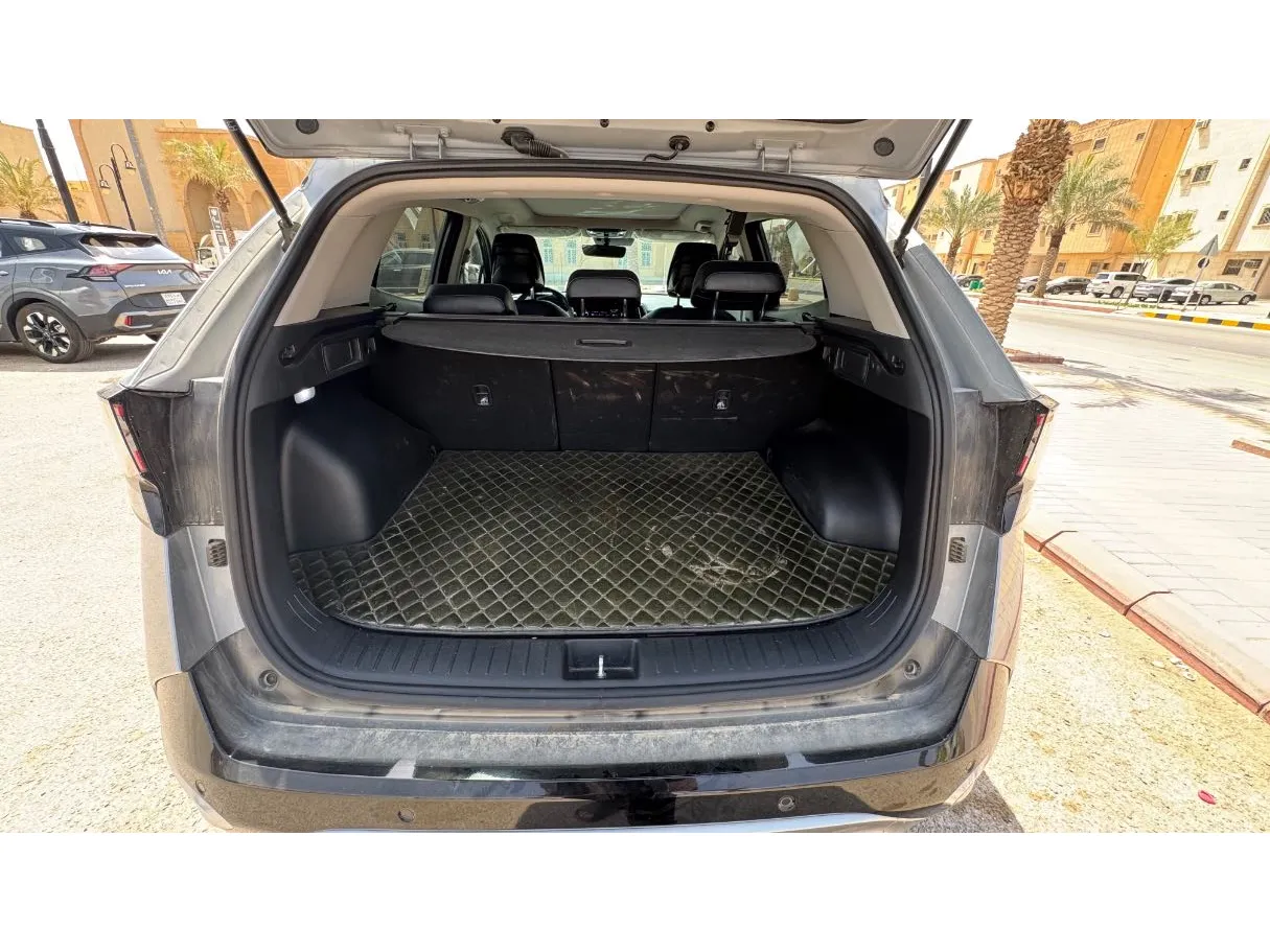 Car image 23