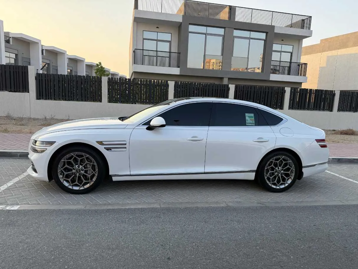 Car image 7