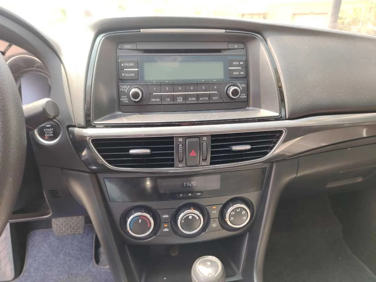 Car image 24