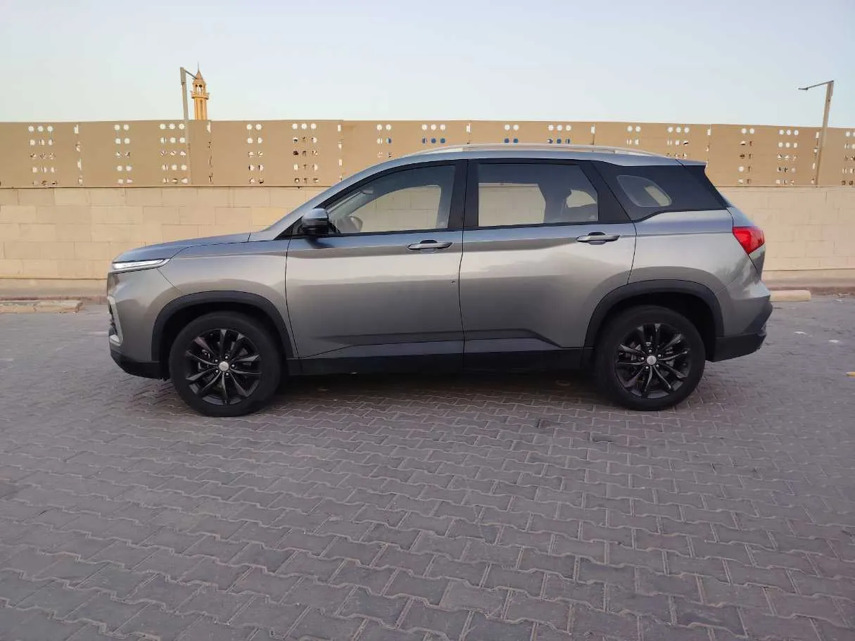 Car image 8