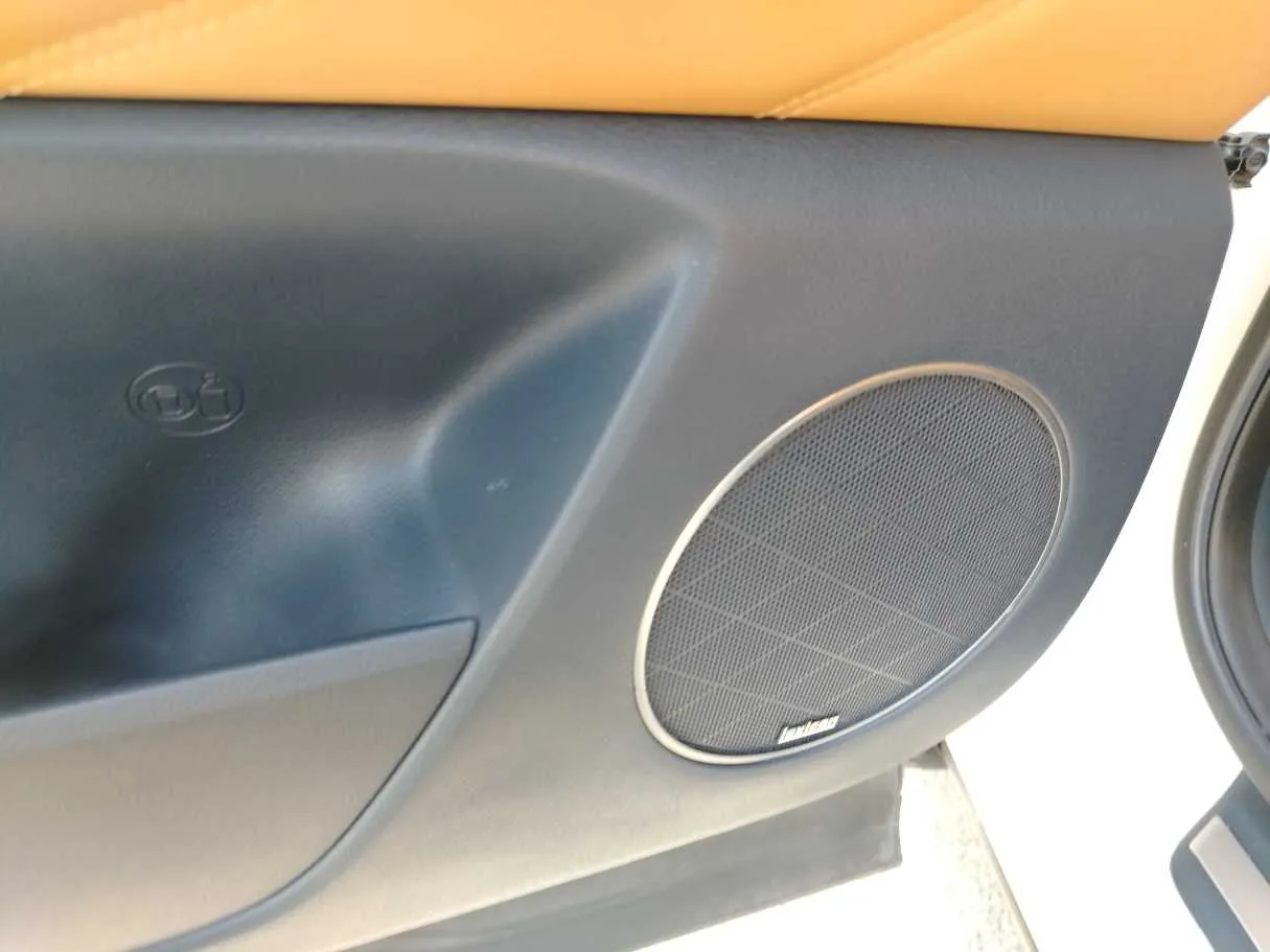 Car image 42