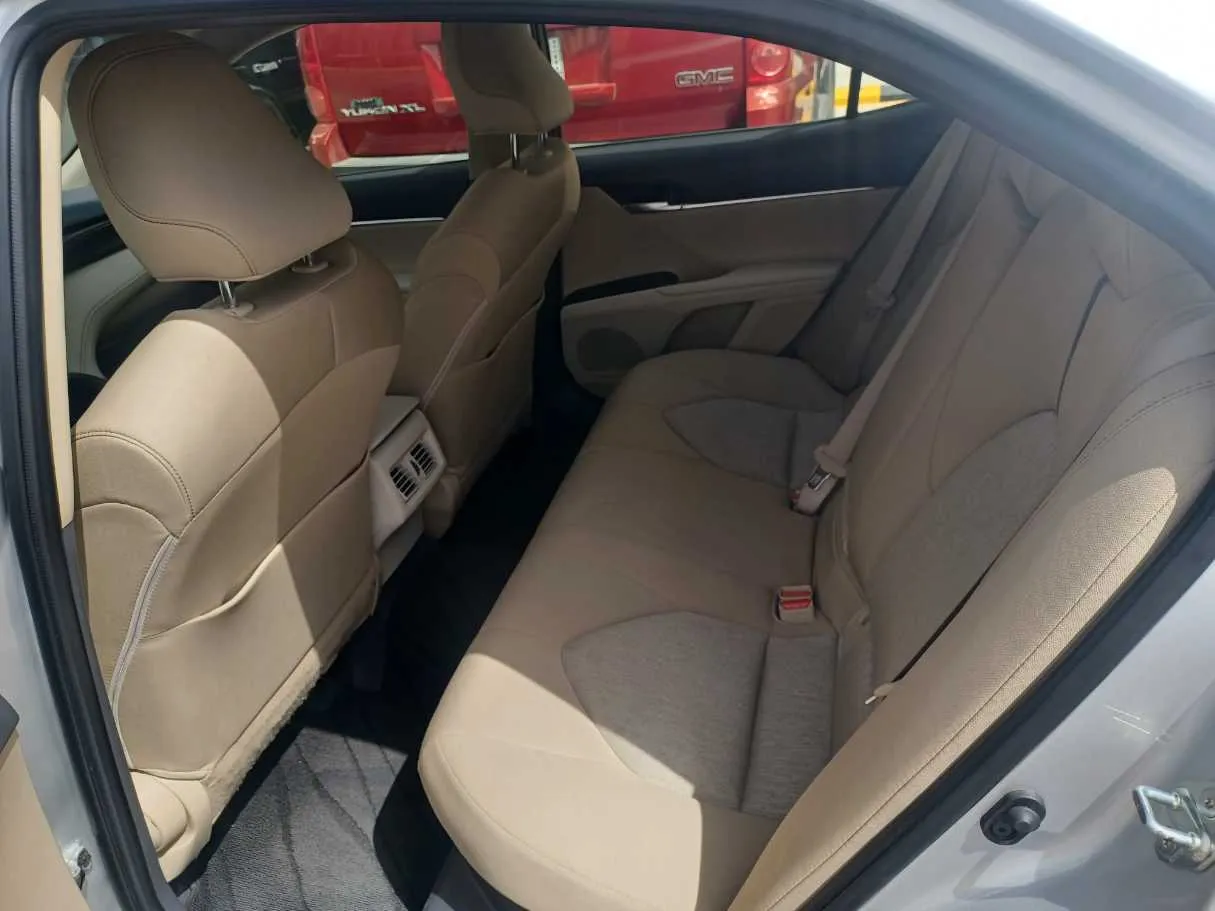 Car image 15