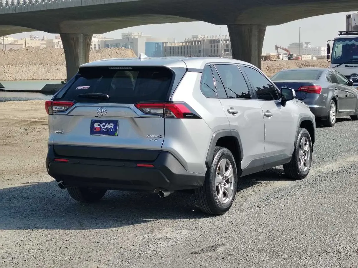 Car image 5