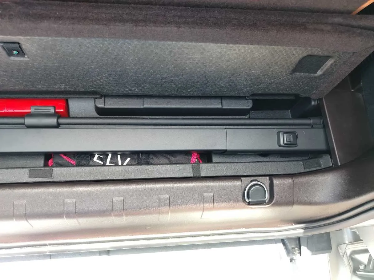 Car image 46