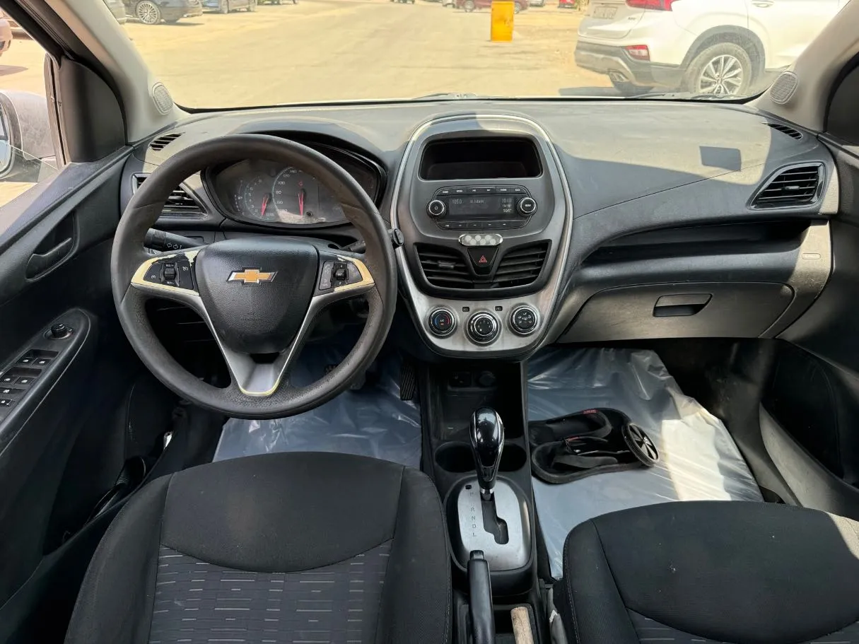Car image 15