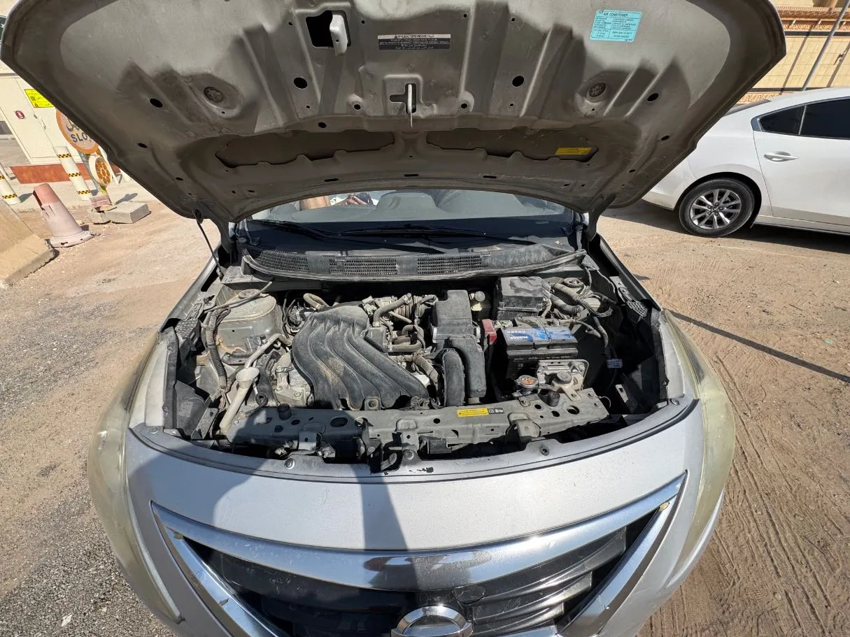 Car image 19