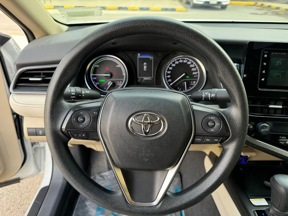 Car image 16