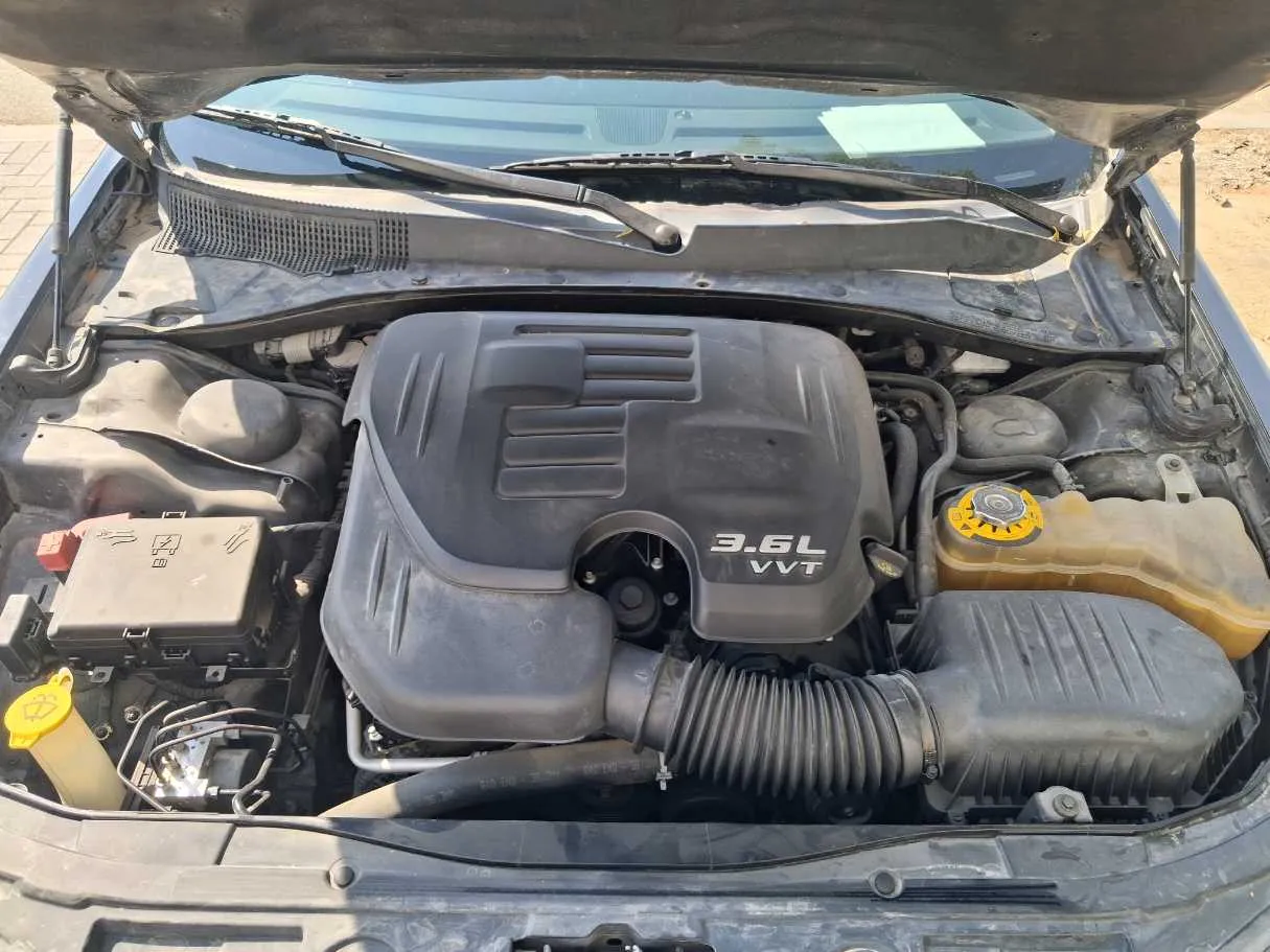 Car image 11