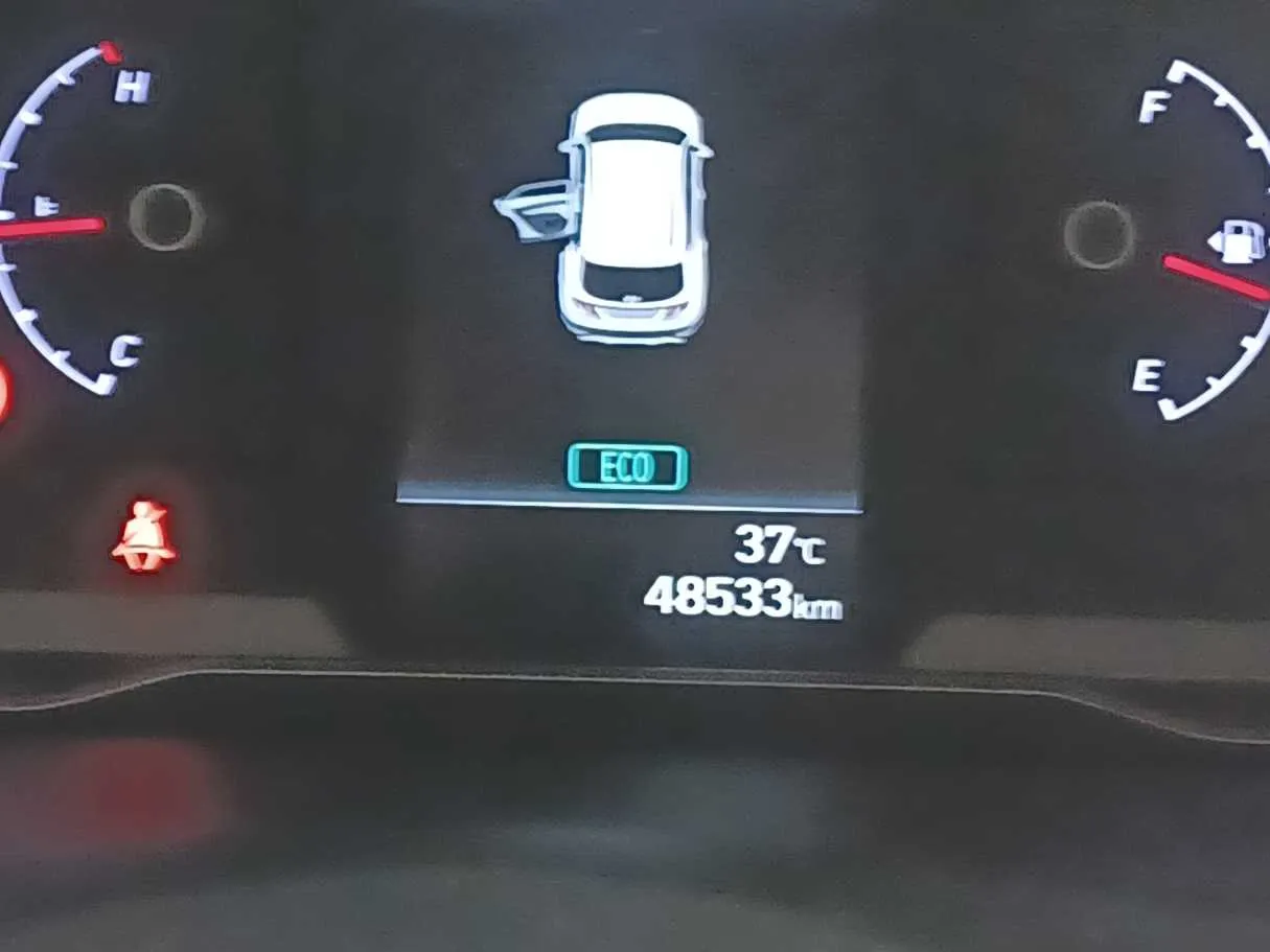 Car image 18