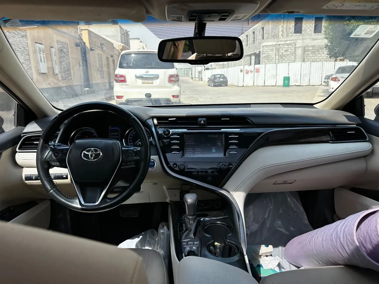 Car image 16