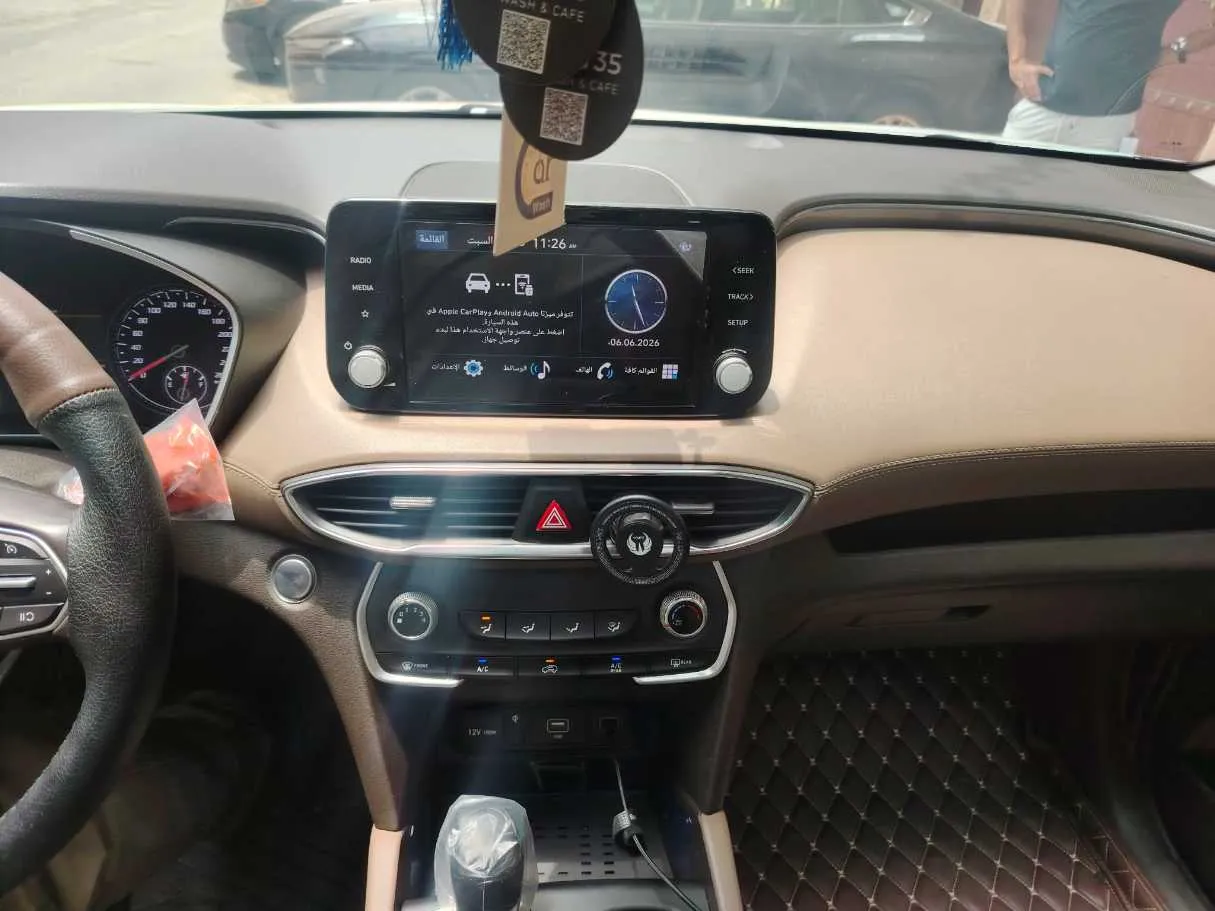 Car image 26
