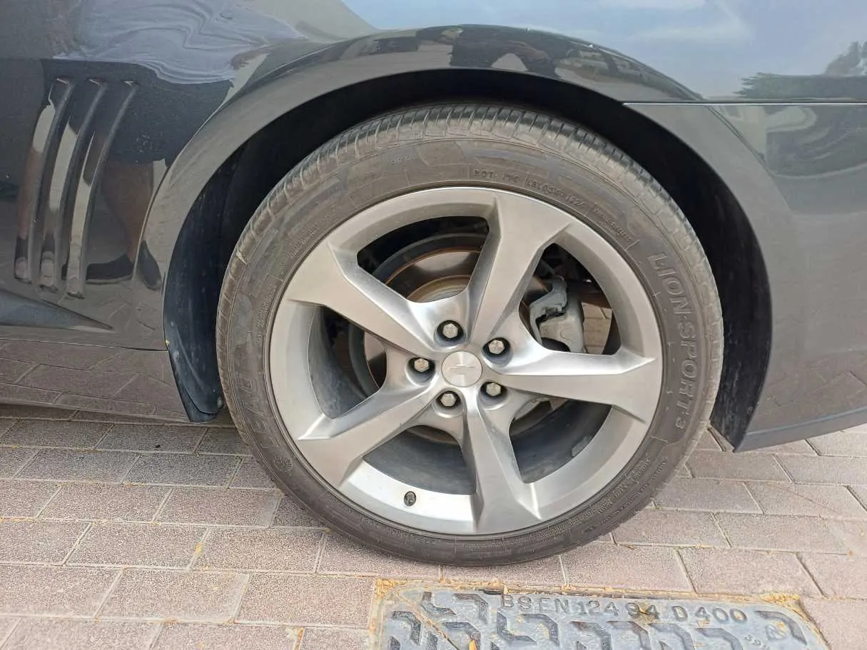 Car image 9