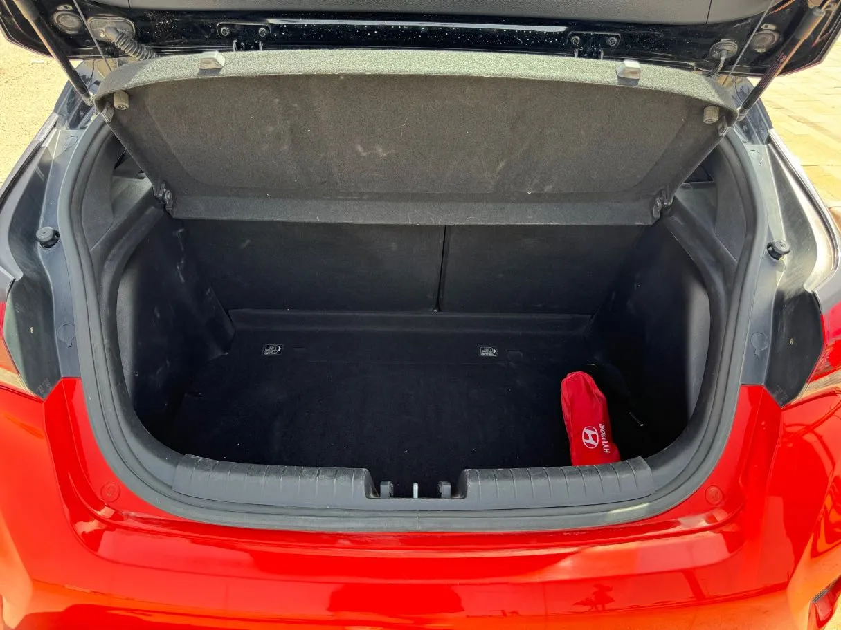 Car image 22
