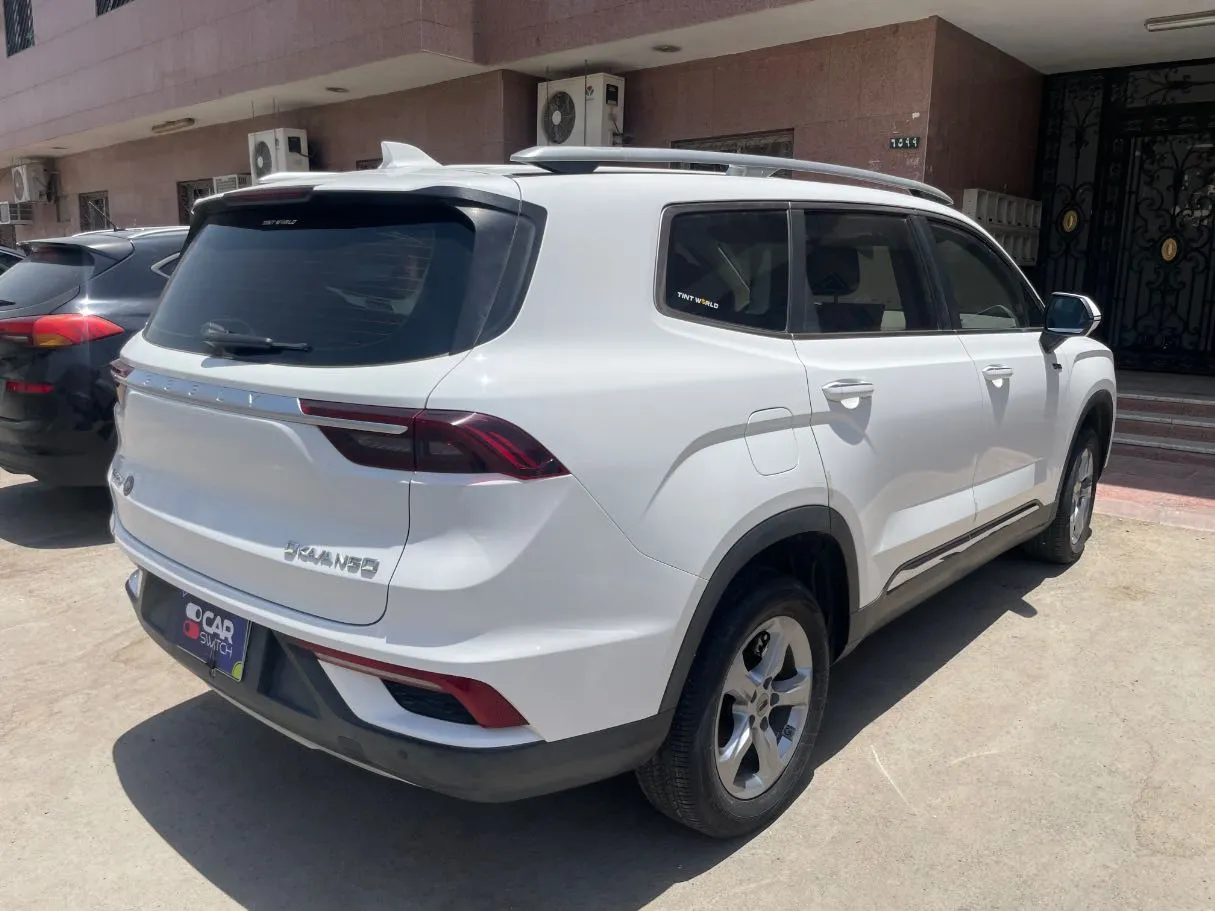 Car image 5