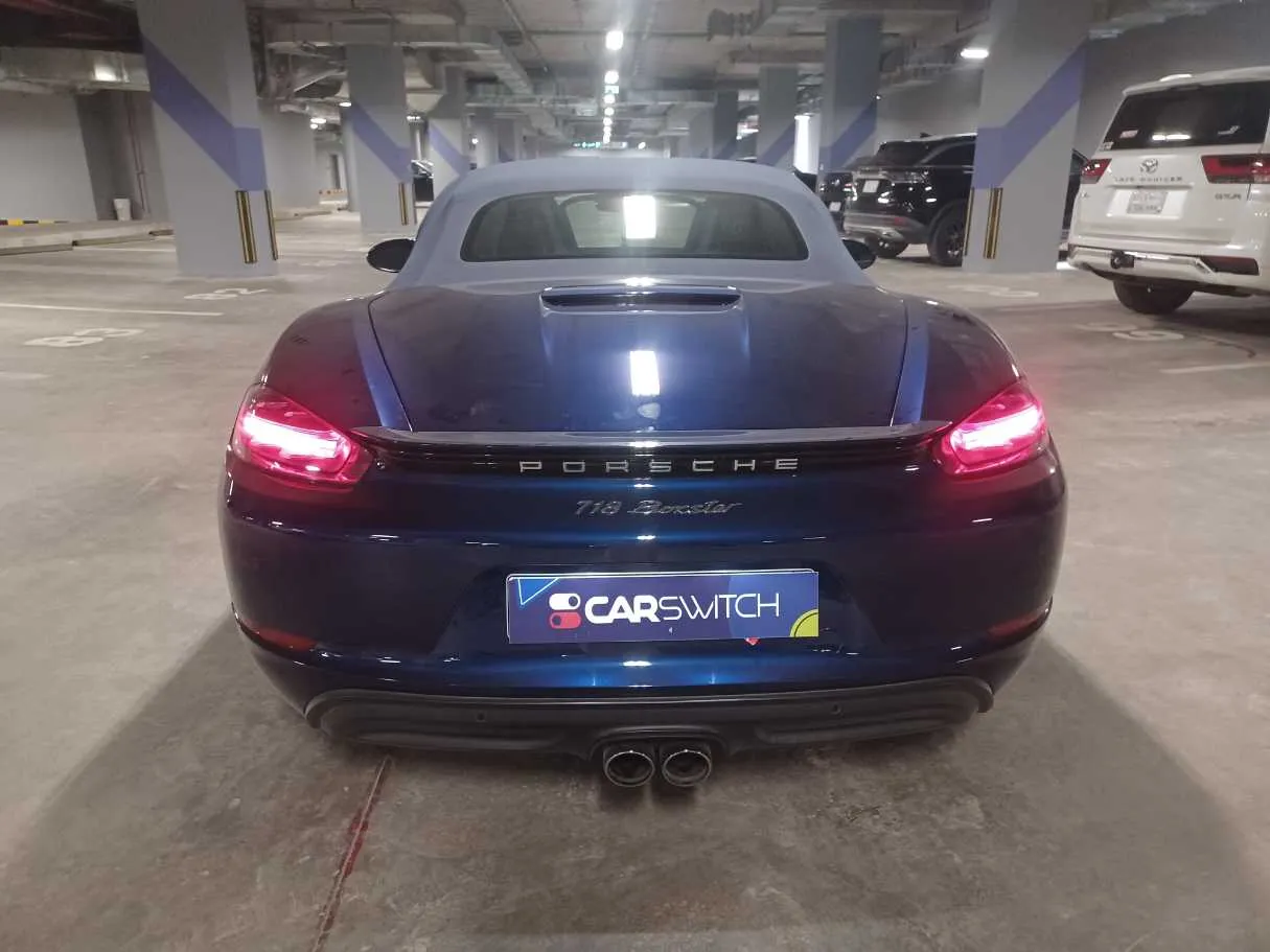 Car image 6