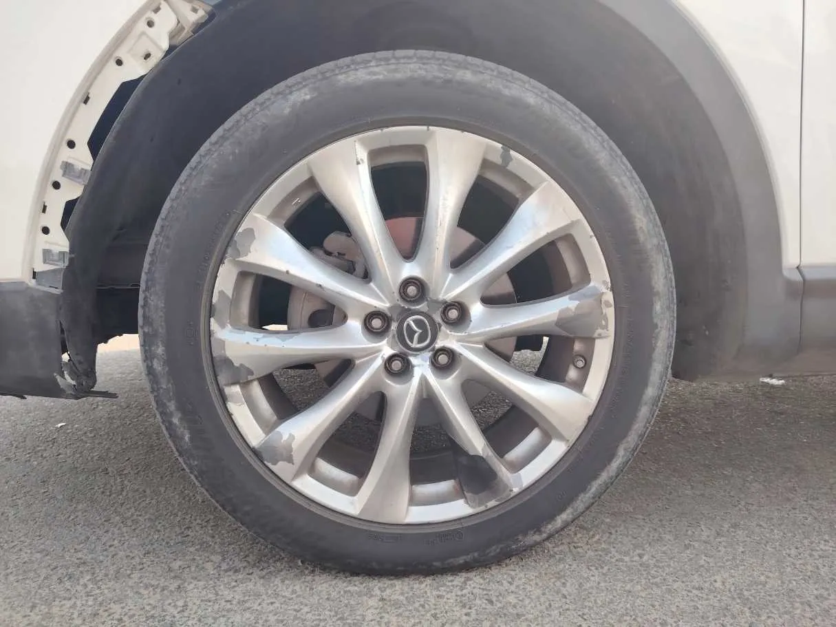 Car image 9