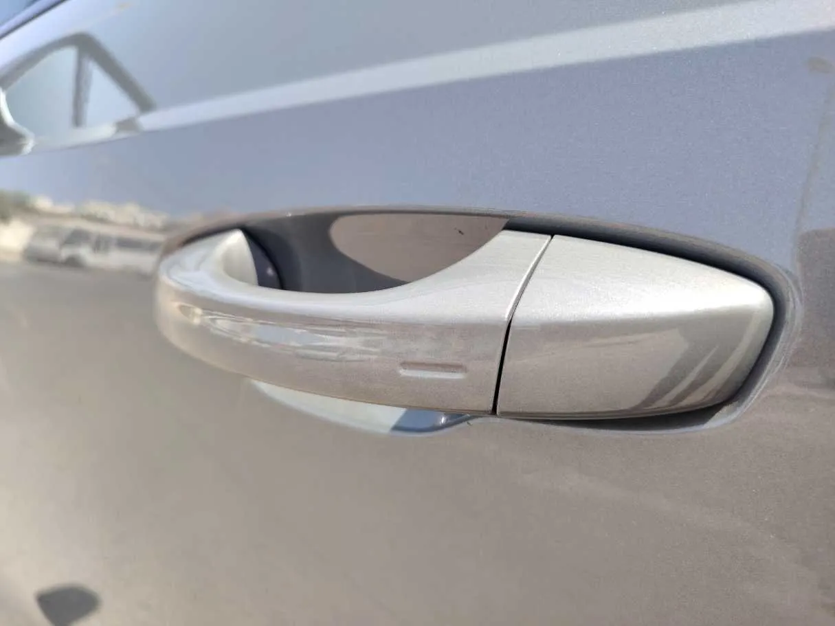 Car image 32