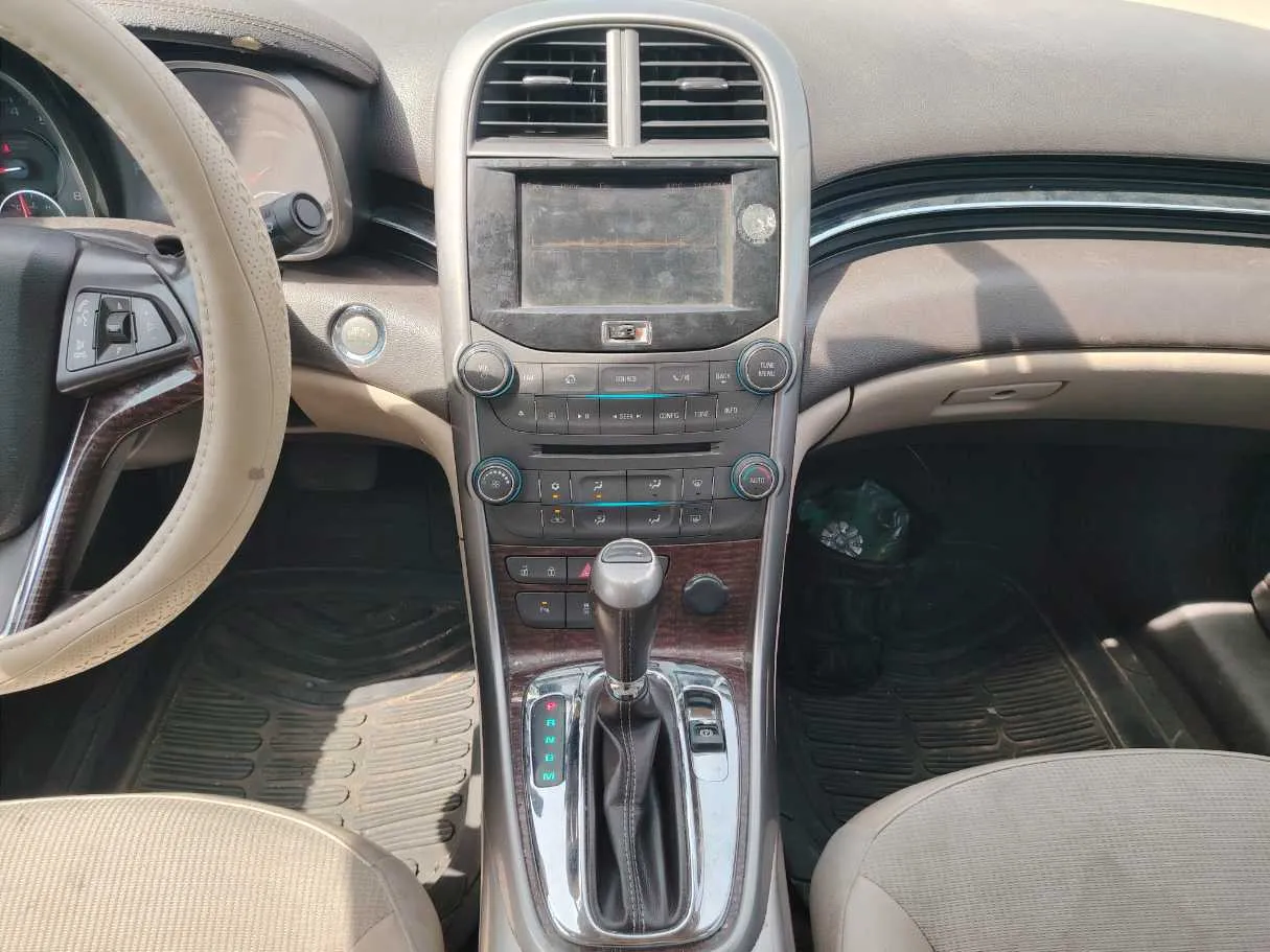 Car image 18