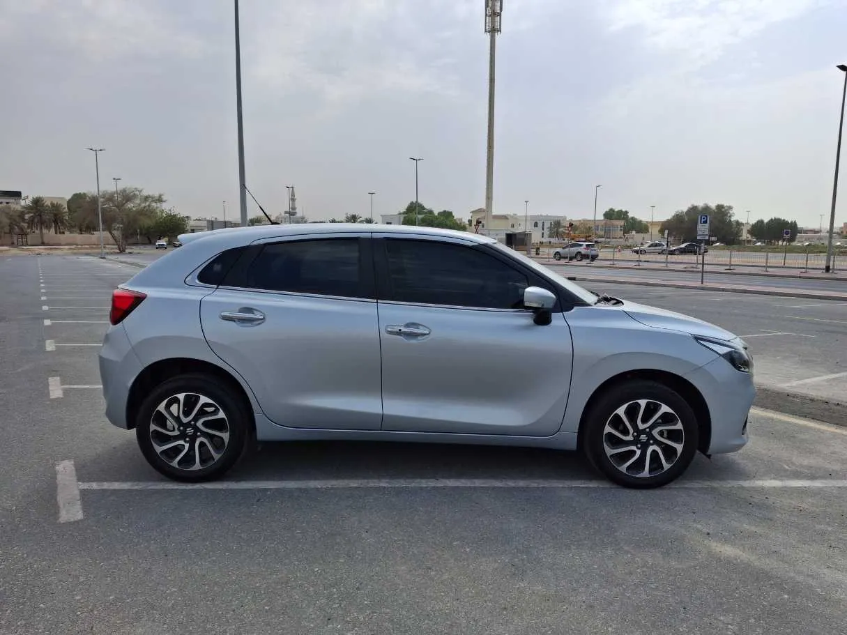 Car image 3