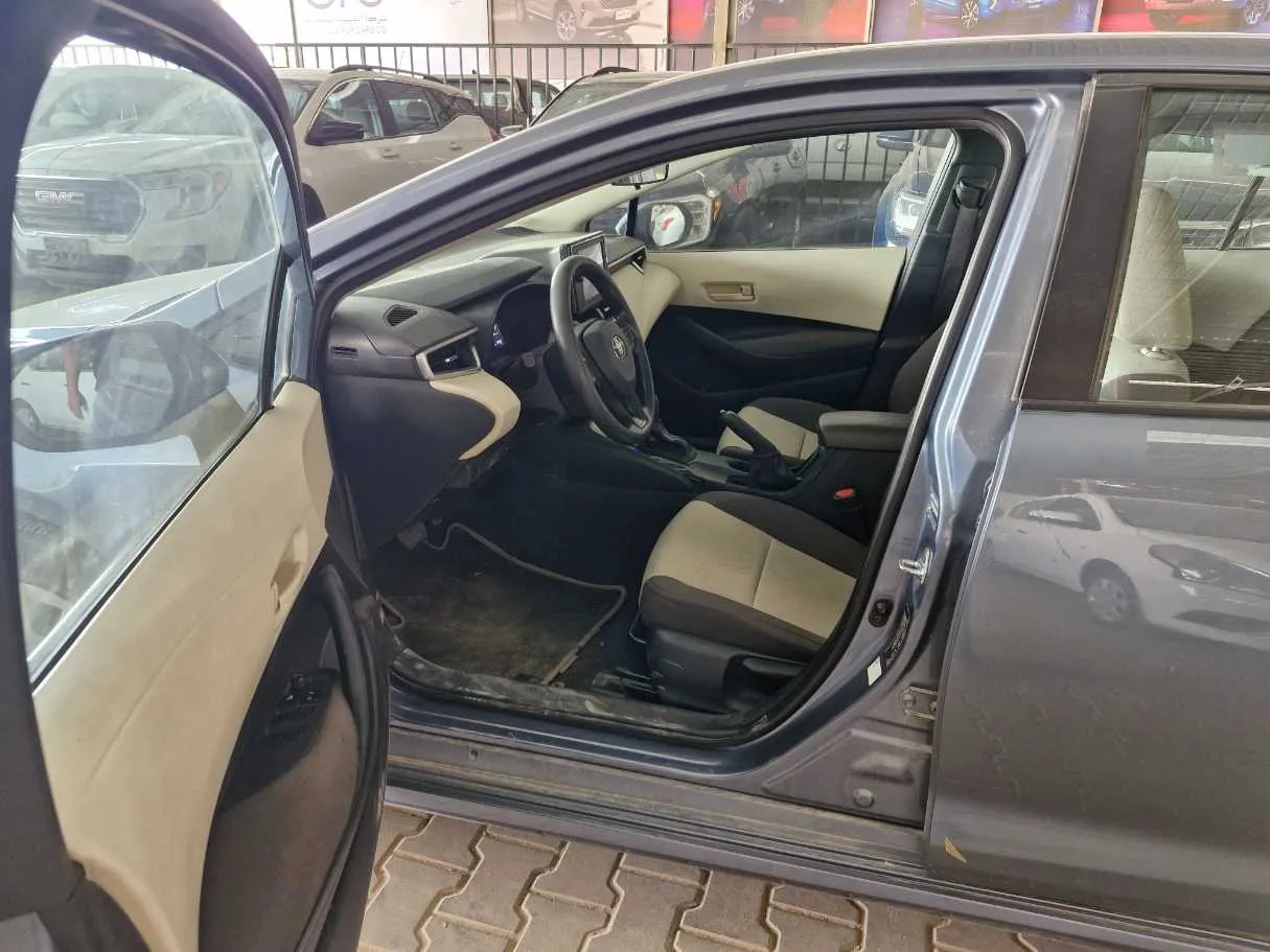 Car image 7
