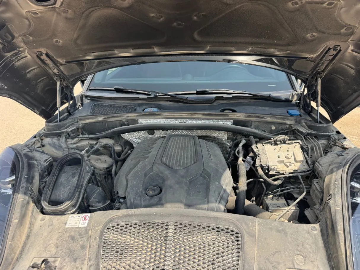 Car image 23