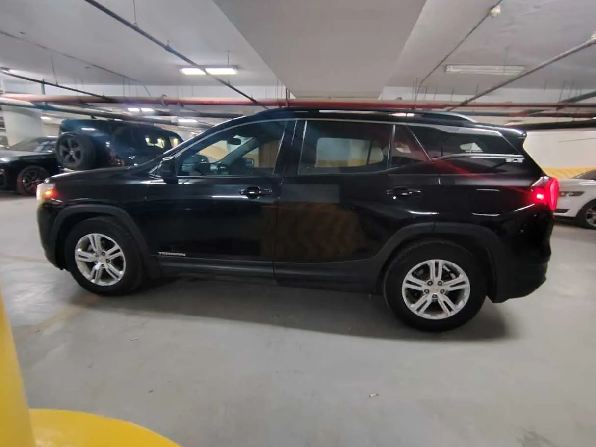 Car image 8