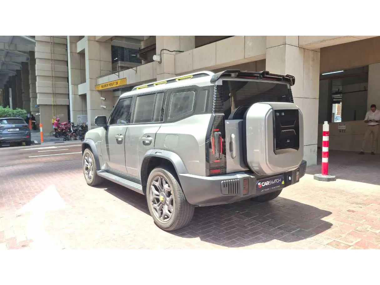 Car image 7