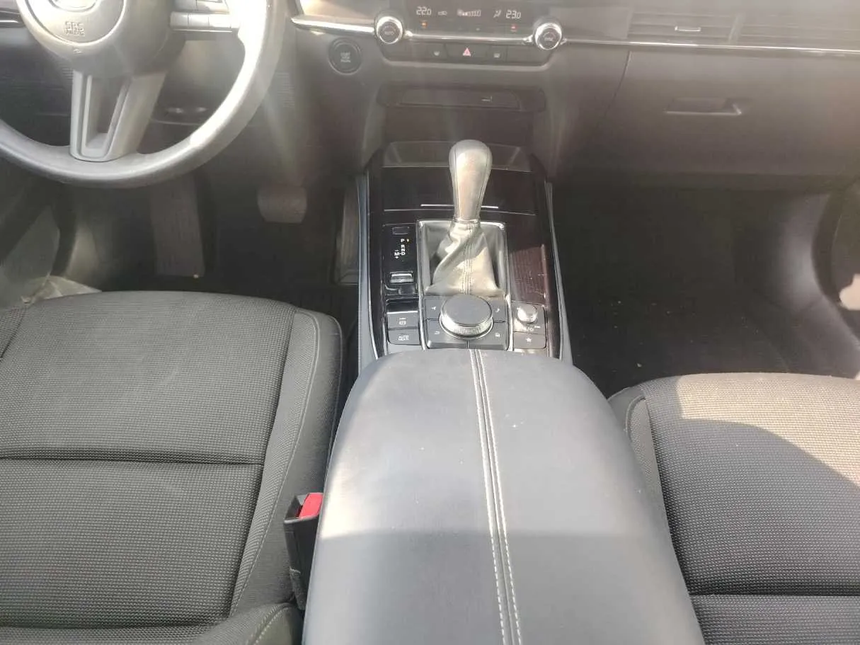 Car image 24