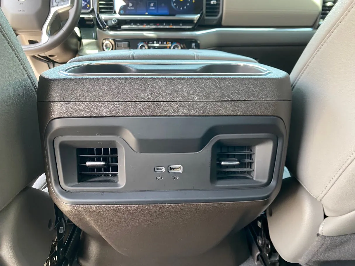 Car image 23