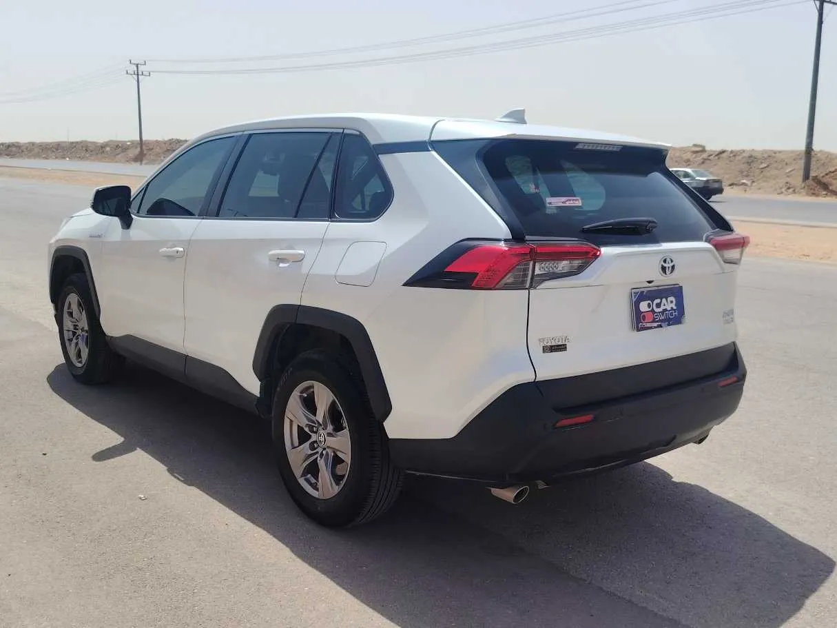 Car image 7