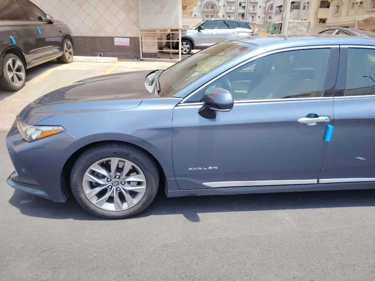 Car image 8