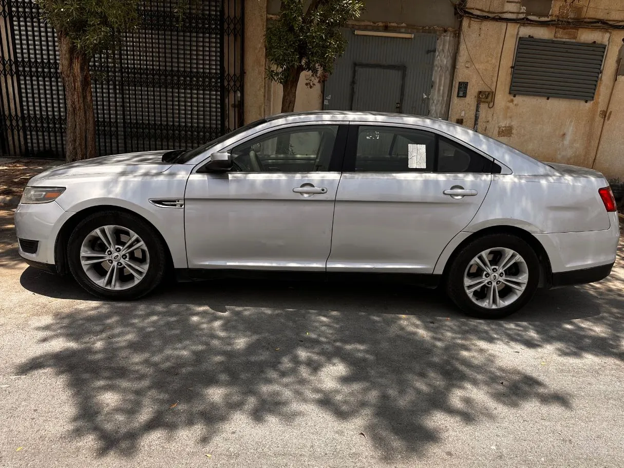 Car image 8