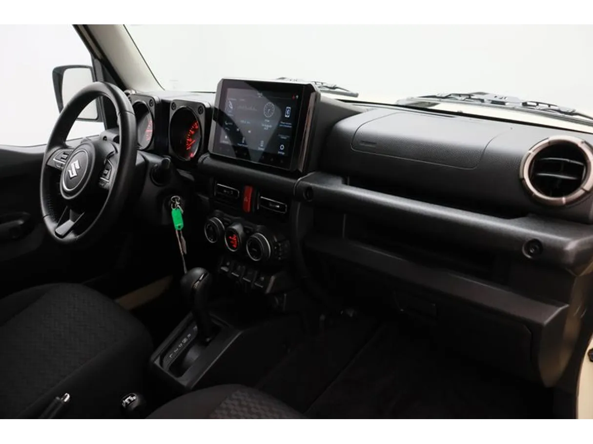 Car image 10