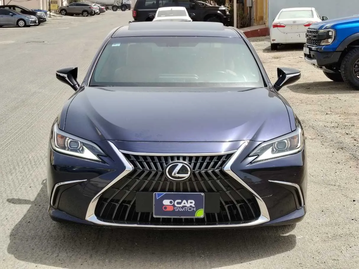Car image 2