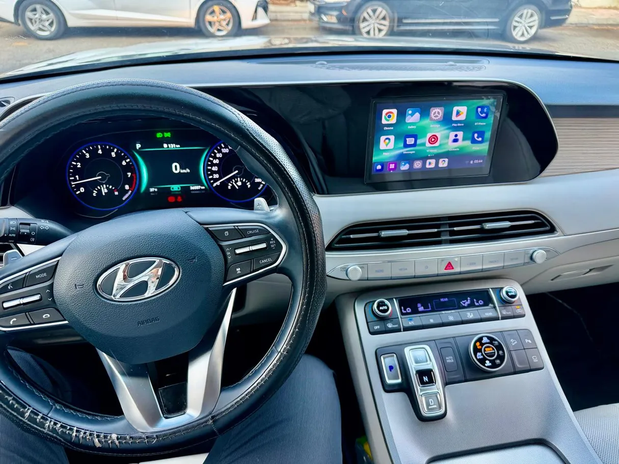 Car image 7