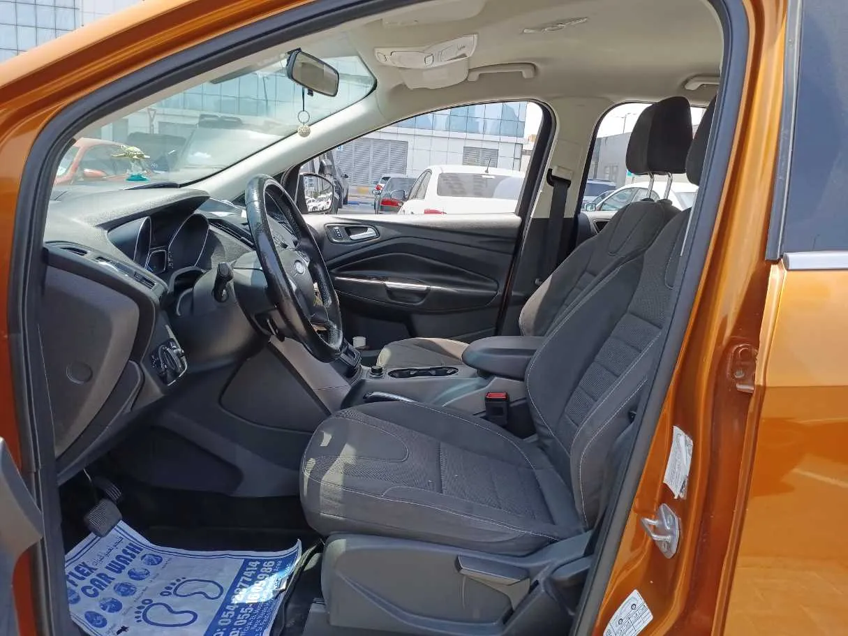 Car image 12