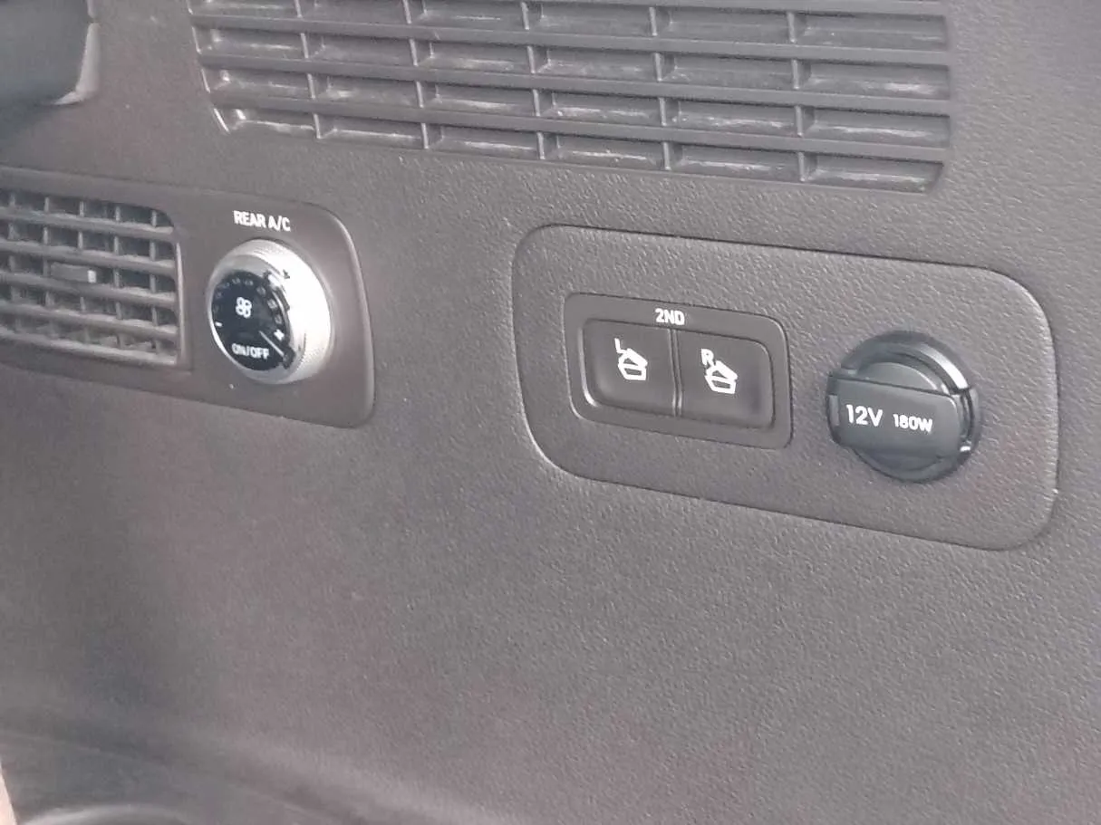Car image 32