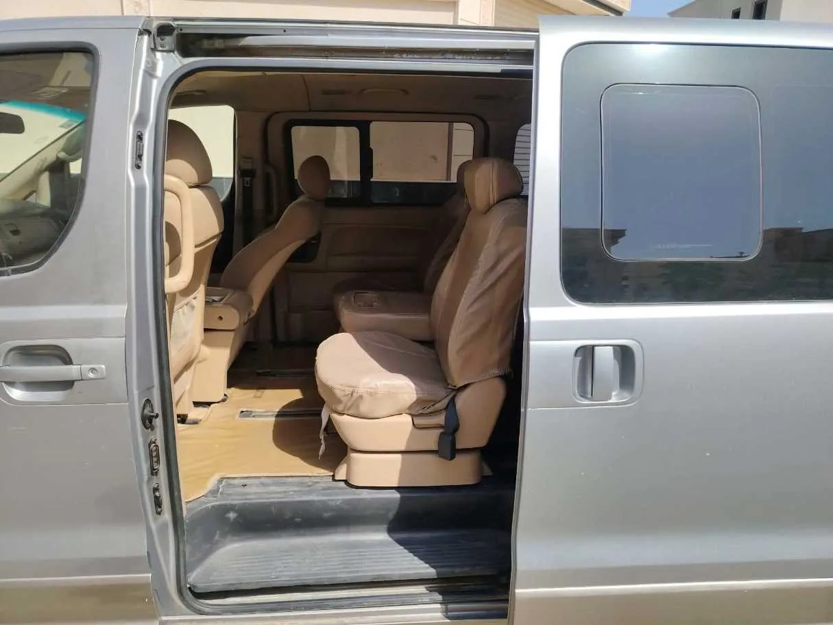 Car image 29
