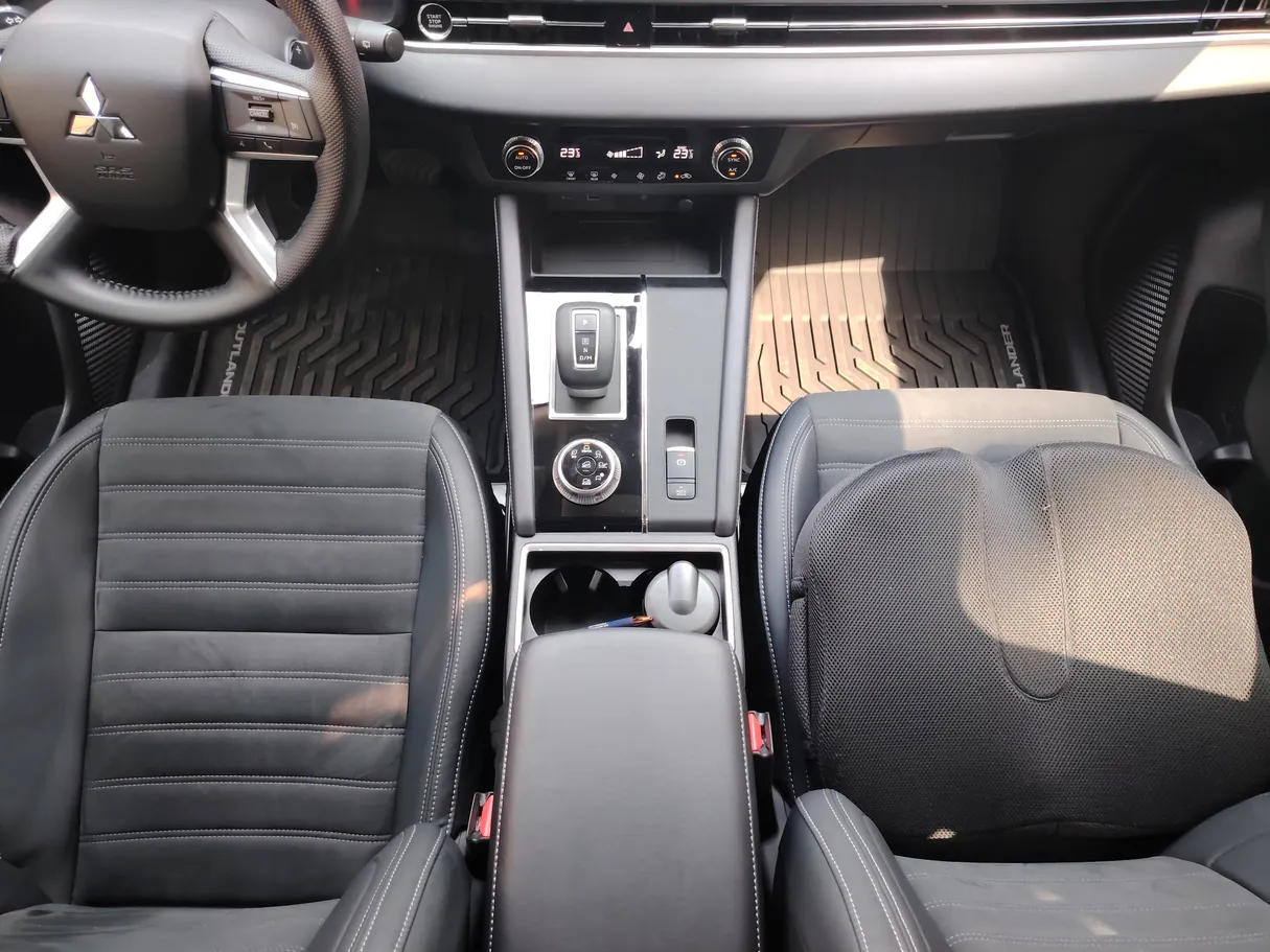 Car image 22