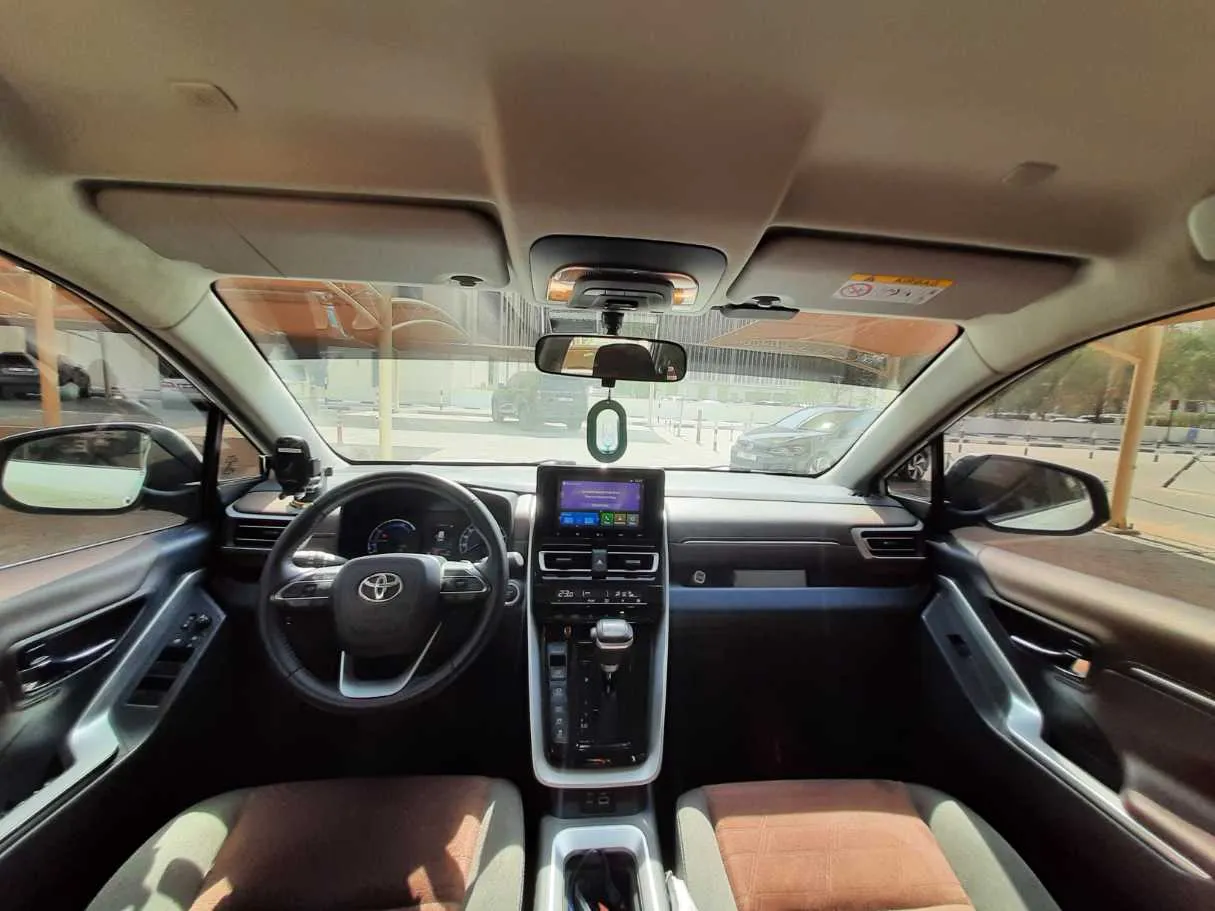Car image 17