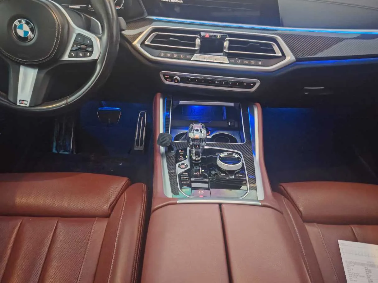 Car image 21