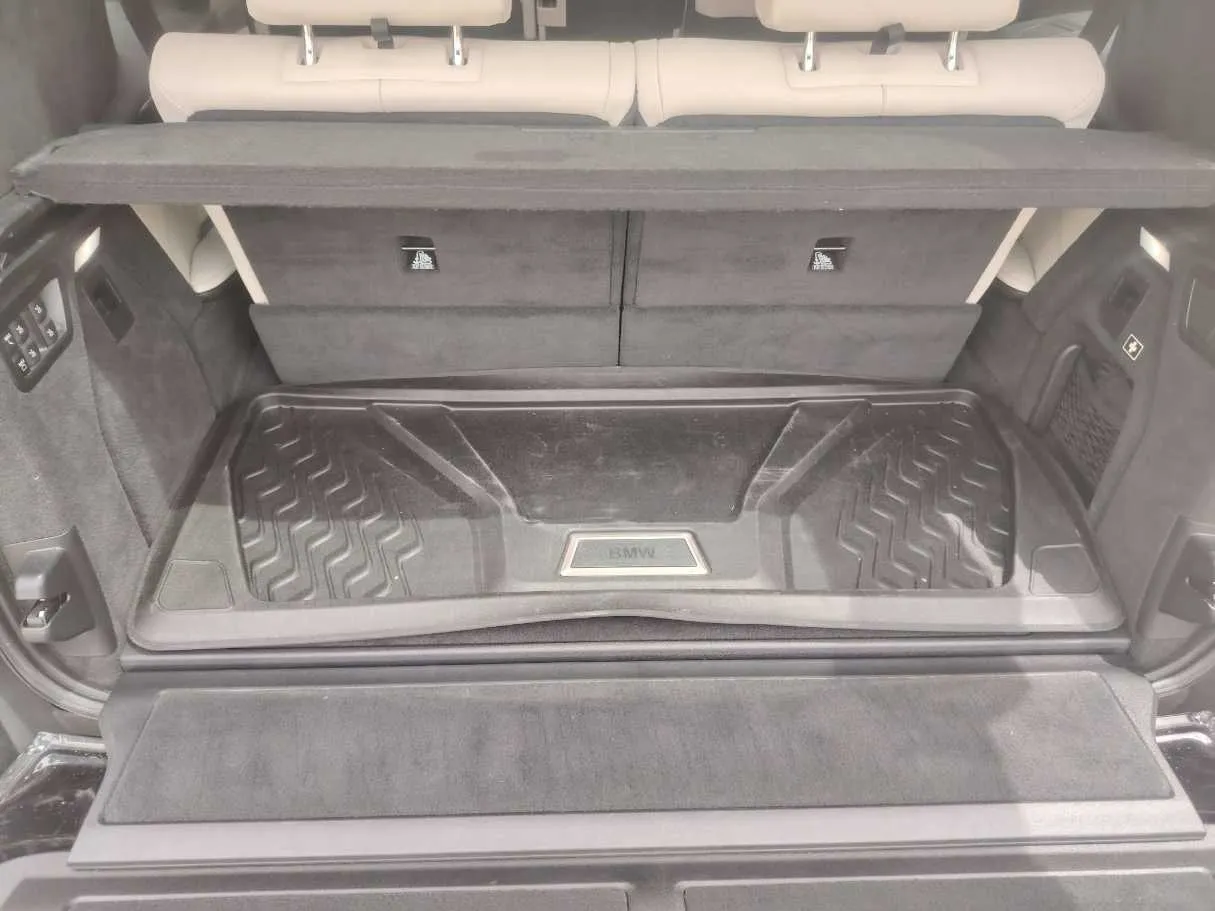 Car image 46