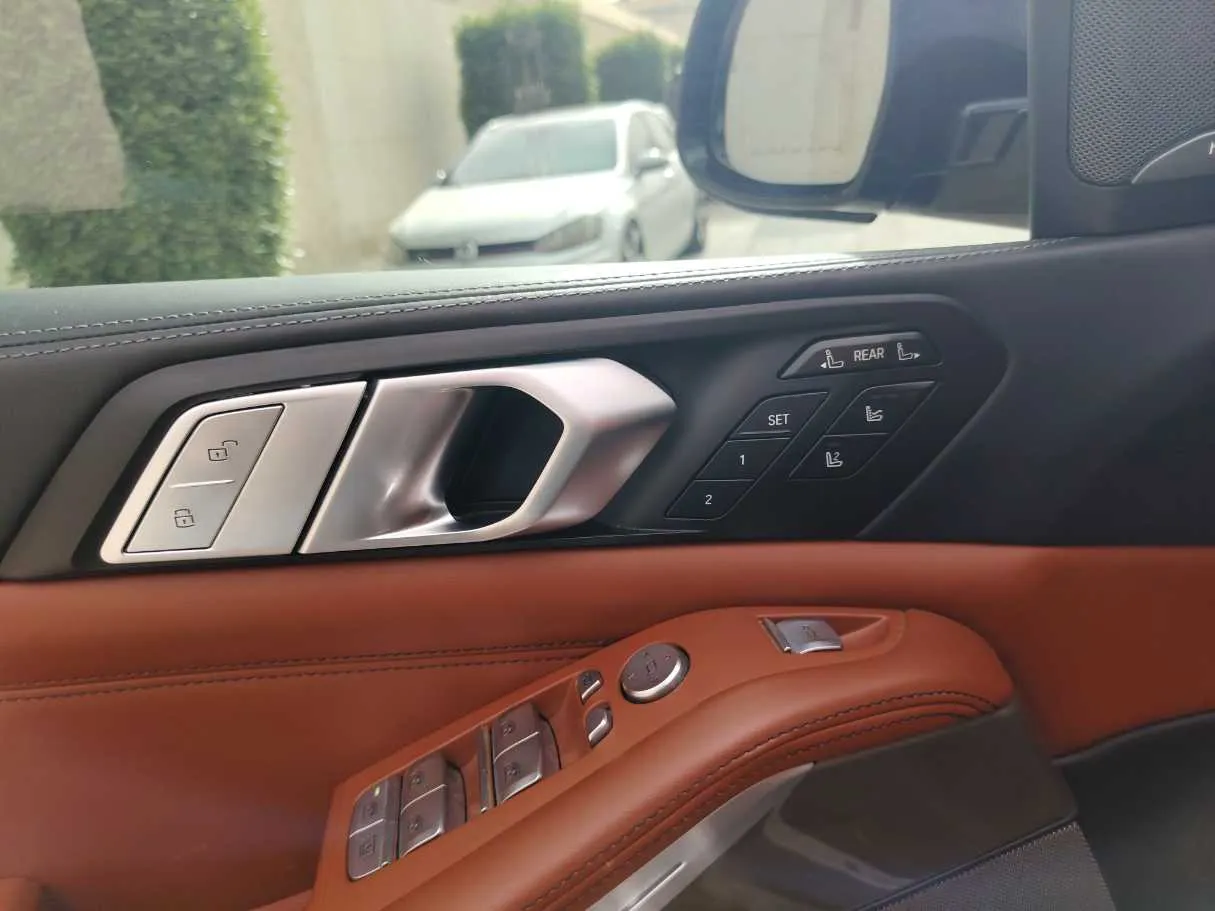 Car image 31