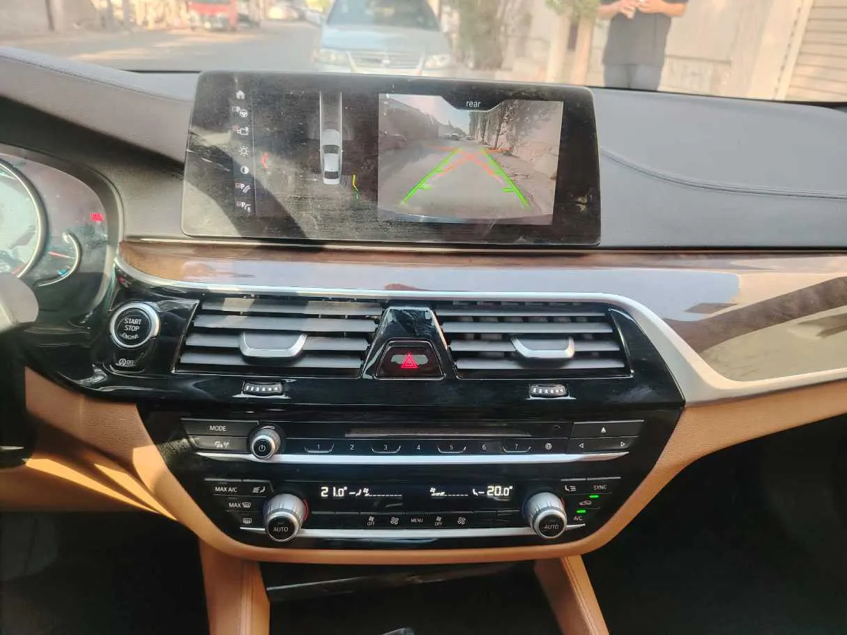 Car image 27