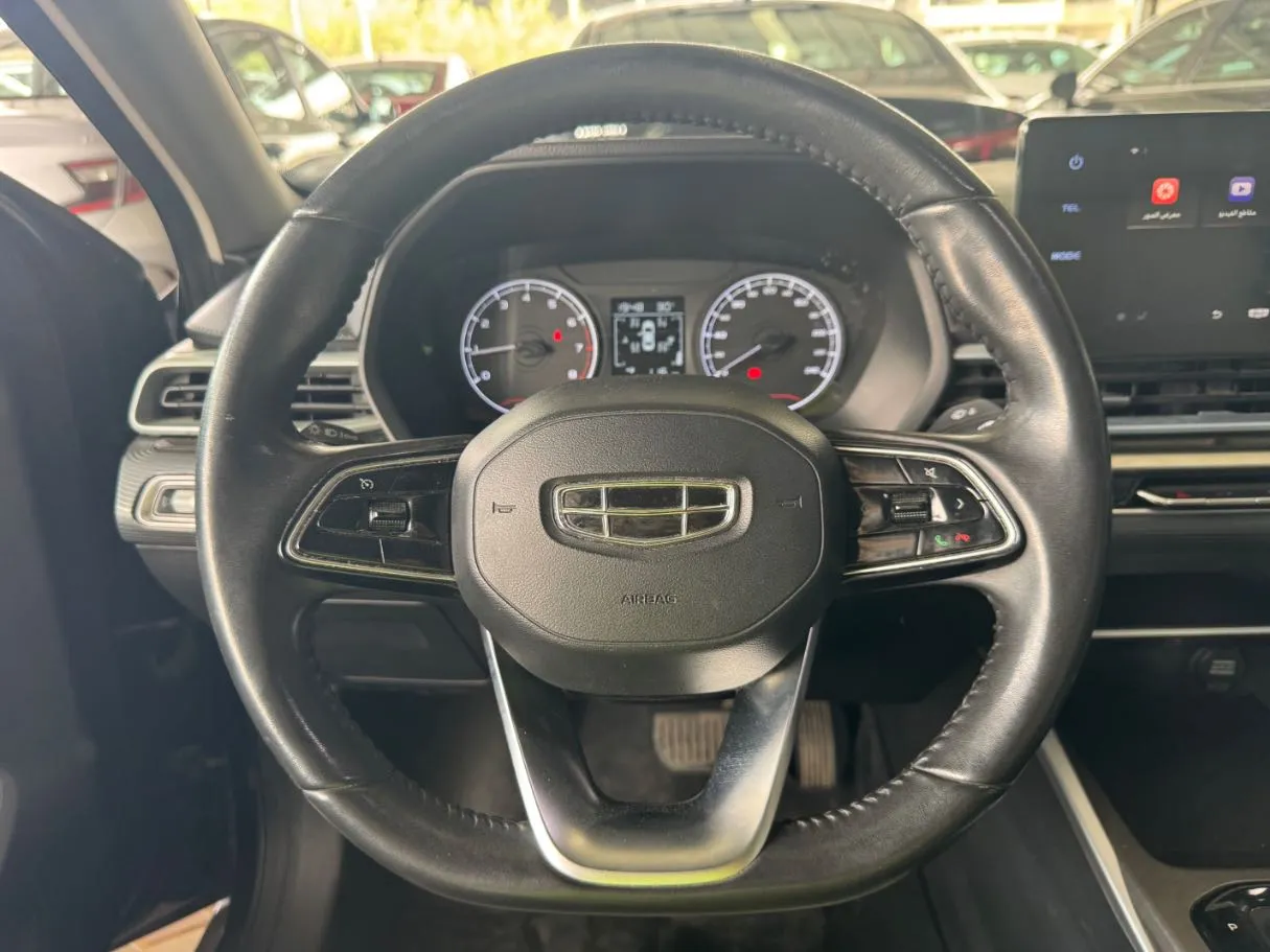 Car image 10
