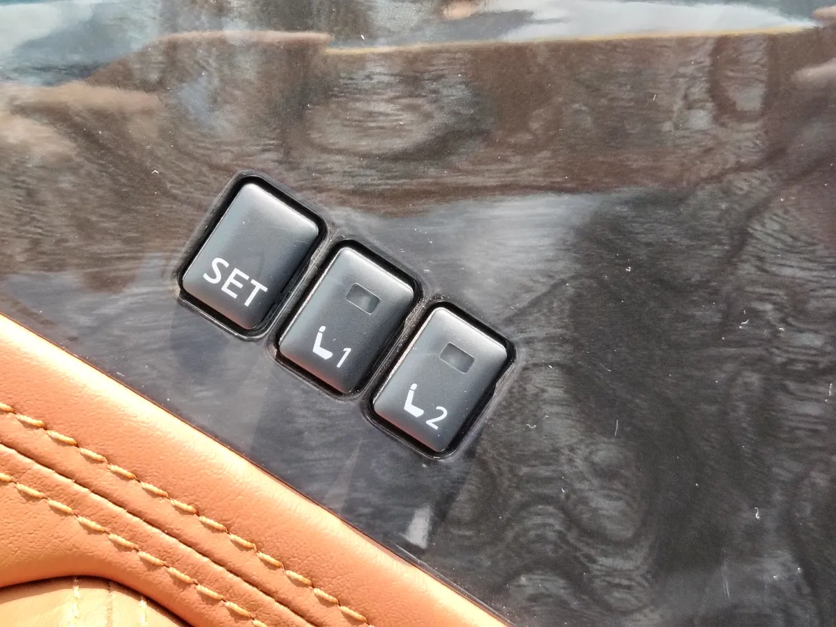 Car image 35