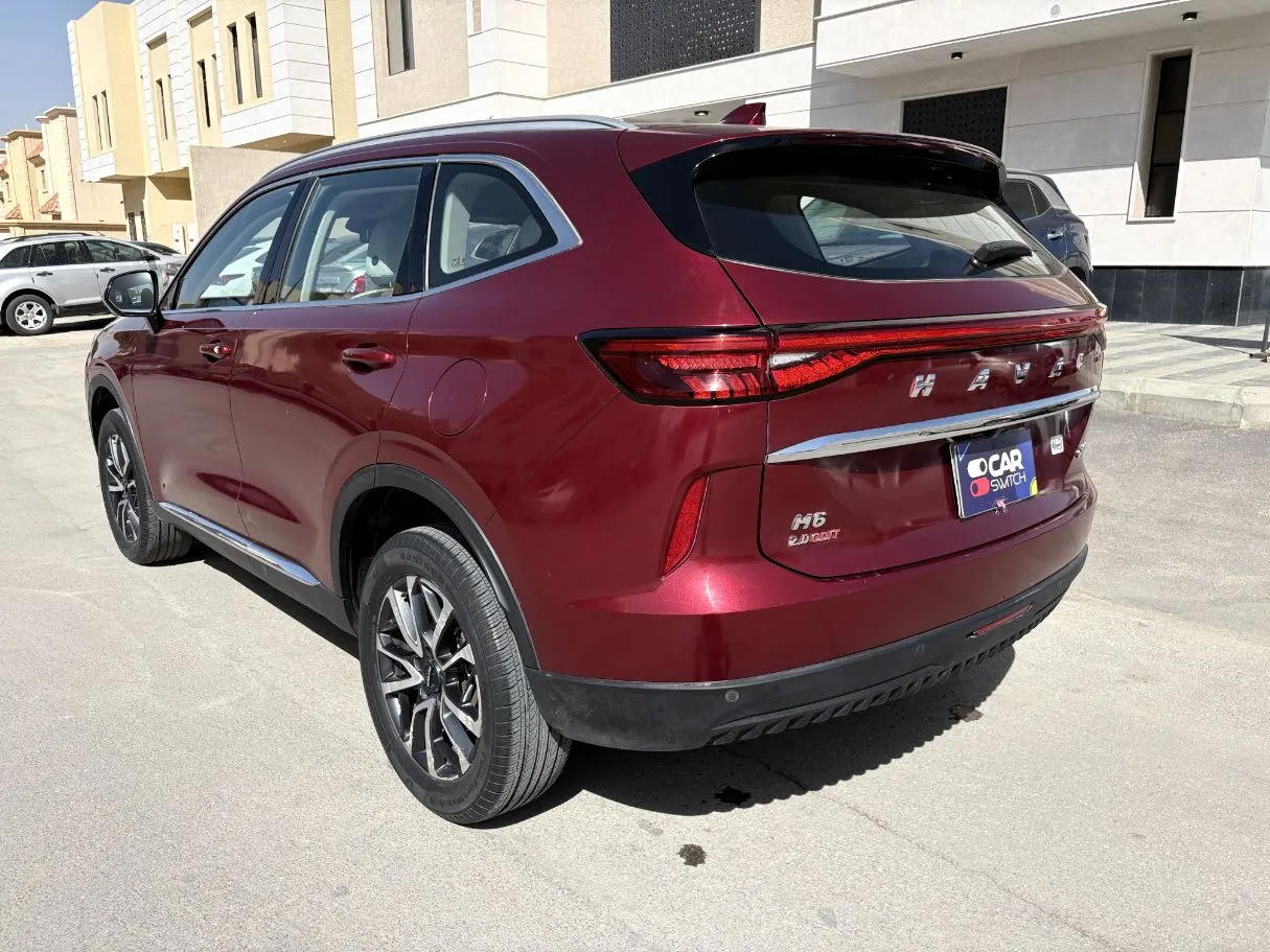 Car image 7