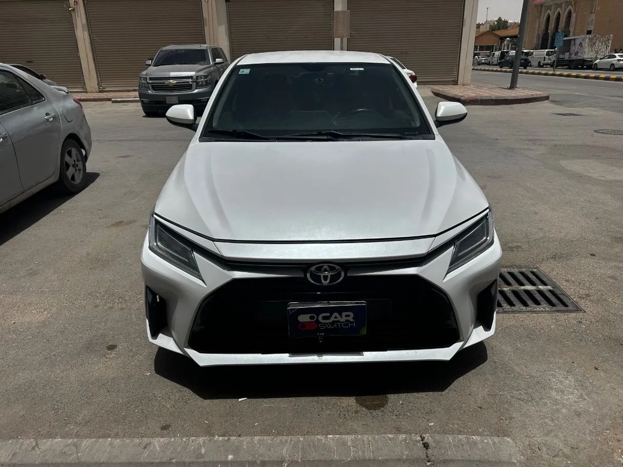 Car image 2